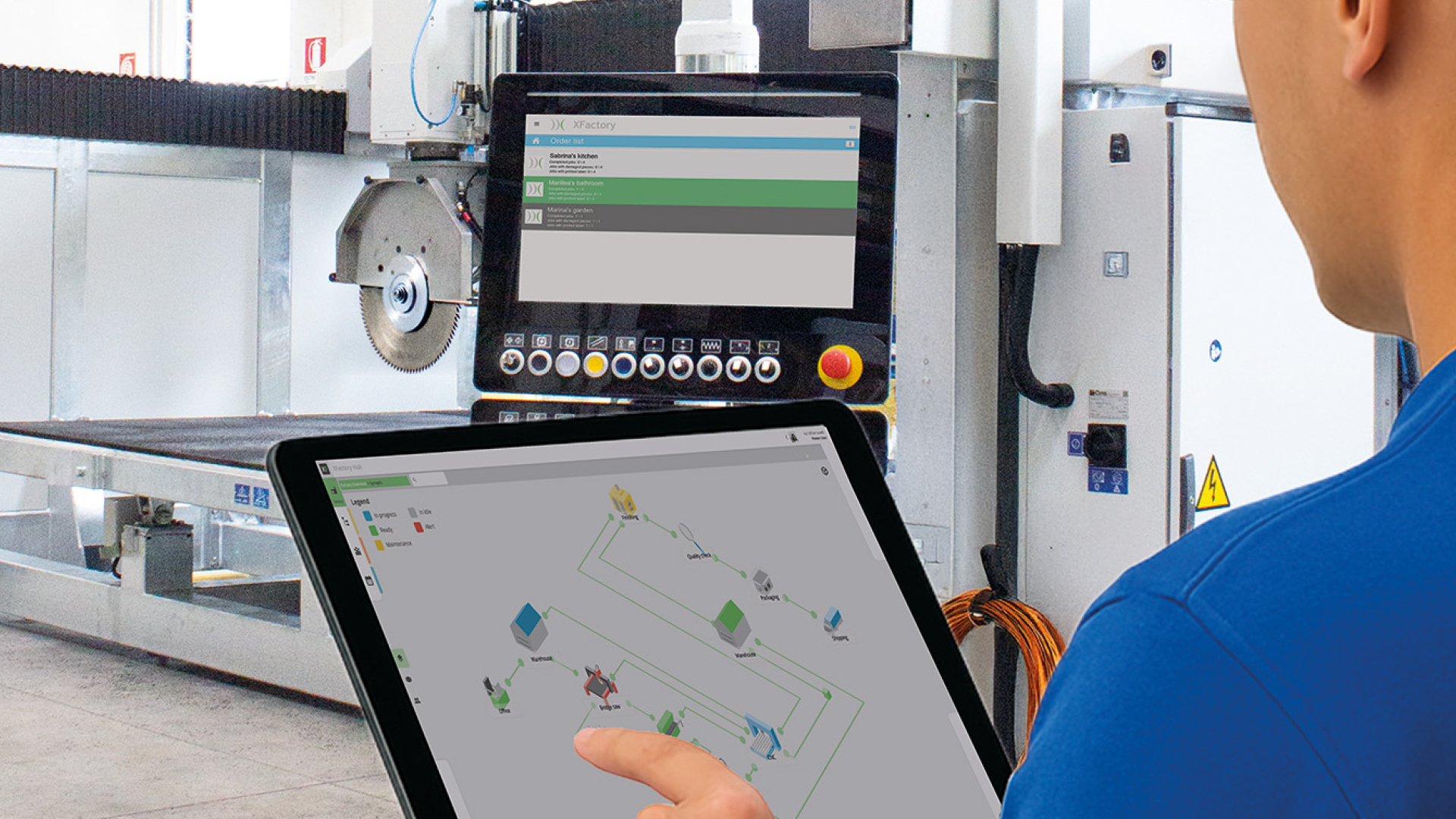 xfactory-operatore-con-tablet
